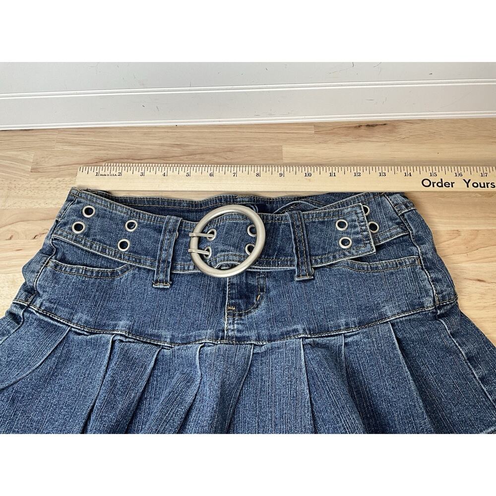 Size 9 Angels Denim Micro Skirt Pleated/Belted HOOP BUCKLE Y2K 2000s Vintage - Picture 8 of 9